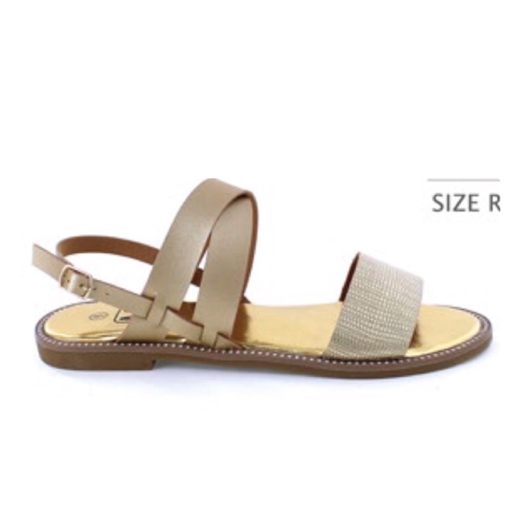$15 🌼 Gold sandals 🌼 gold toned summer sandals